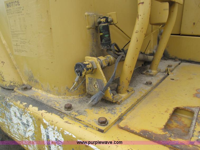image for item D3104 1994 Caterpillar 621F scraper