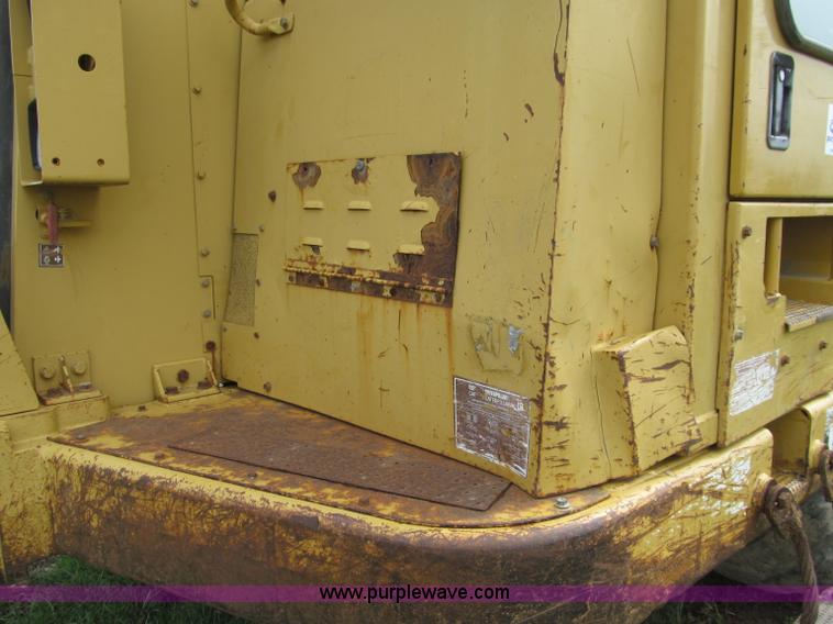 image for item D3104 1994 Caterpillar 621F scraper