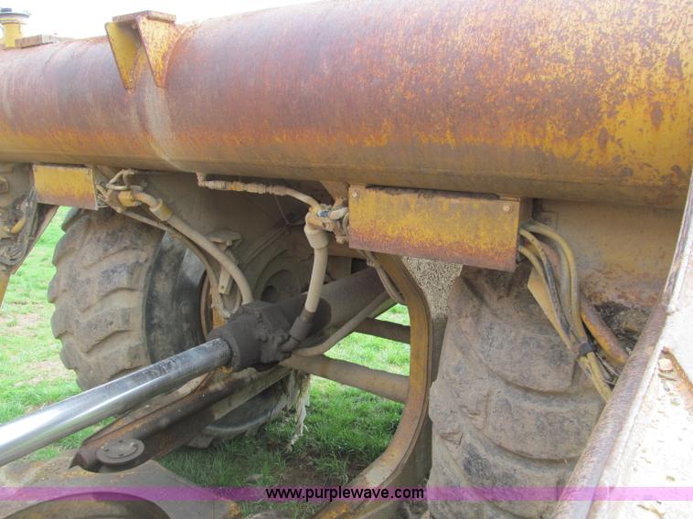 image for item D3104 1994 Caterpillar 621F scraper