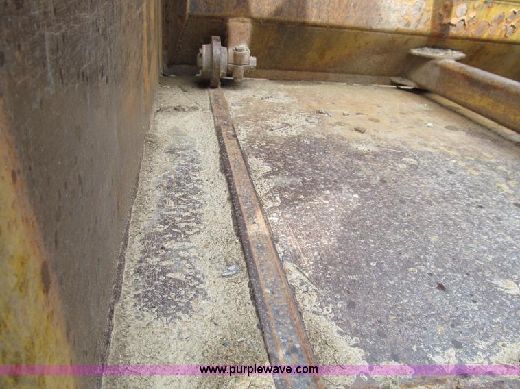 image for item D3104 1994 Caterpillar 621F scraper