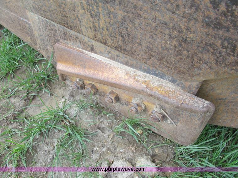 image for item D3104 1994 Caterpillar 621F scraper