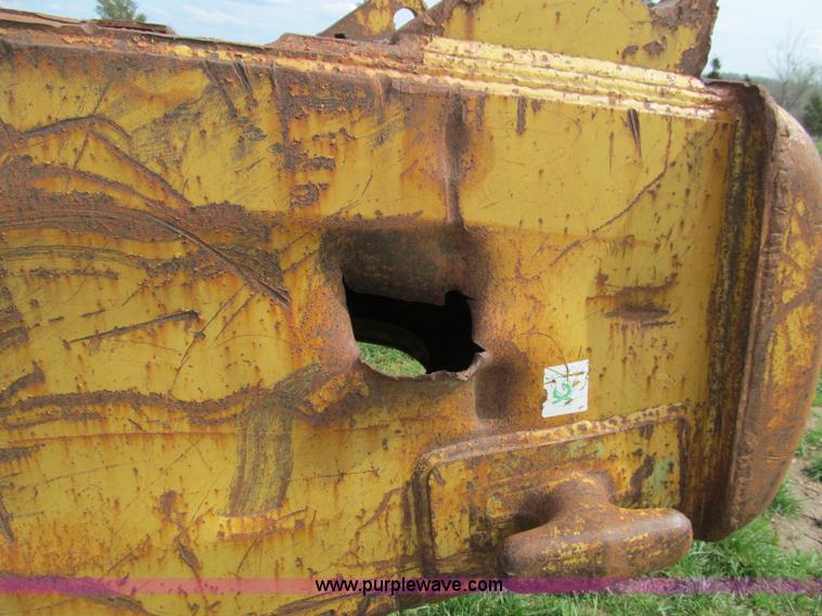 image for item D3104 1994 Caterpillar 621F scraper