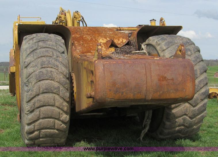 image for item D3104 1994 Caterpillar 621F scraper