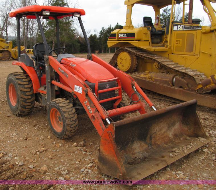 image for item D3106 2005 Kubota L39 MFWD tractor