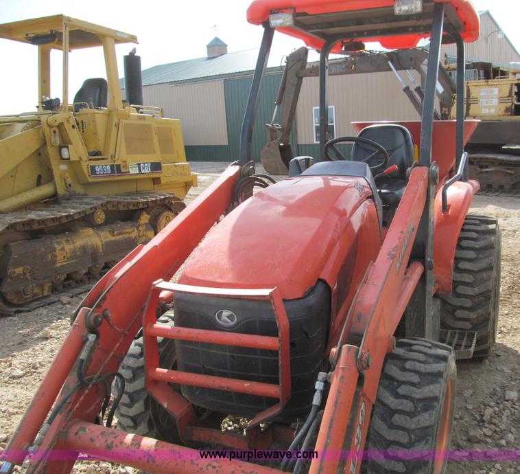 image for item D3106 2005 Kubota L39 MFWD tractor
