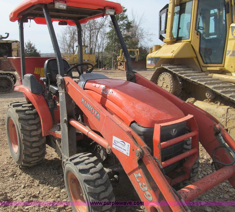 image for item D3106 2005 Kubota L39 MFWD tractor