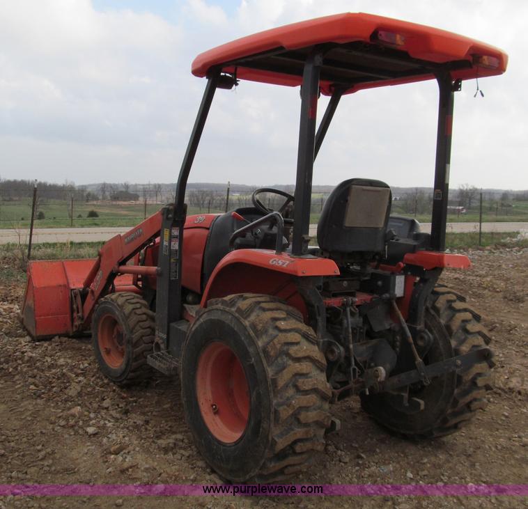 image for item D3106 2005 Kubota L39 MFWD tractor