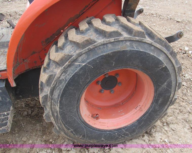 image for item D3106 2005 Kubota L39 MFWD tractor