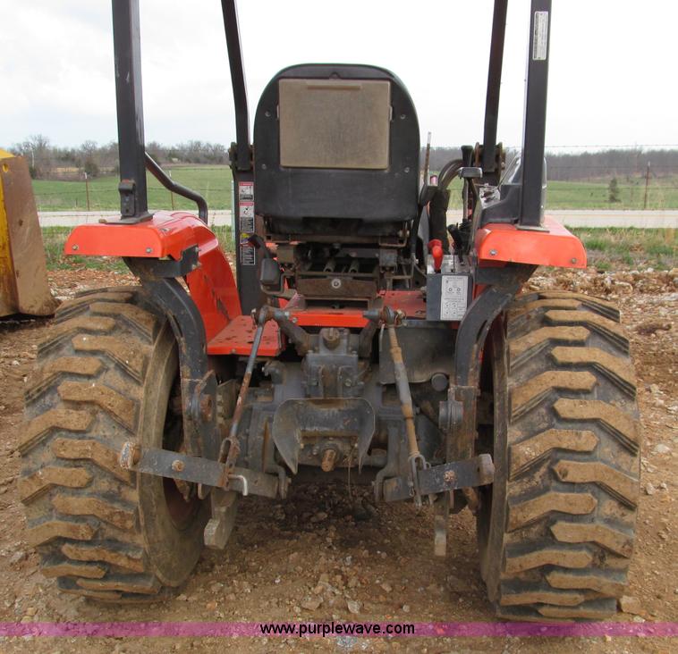 image for item D3106 2005 Kubota L39 MFWD tractor