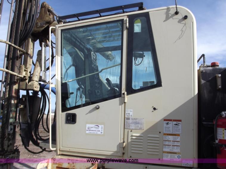 image for item D3501 2004 Atlas Copco ECM585 drilling machine