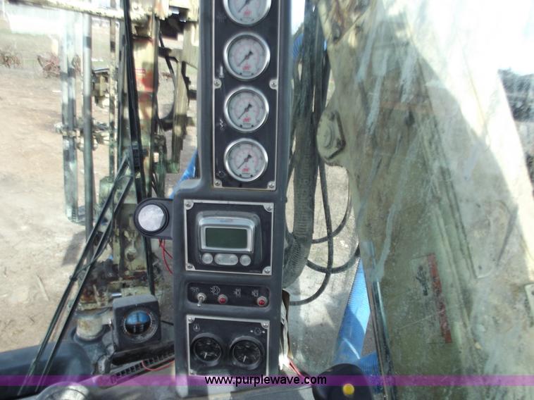 image for item D3501 2004 Atlas Copco ECM585 drilling machine