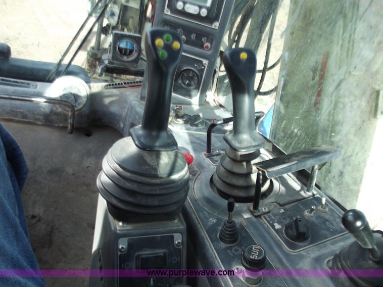 image for item D3501 2004 Atlas Copco ECM585 drilling machine