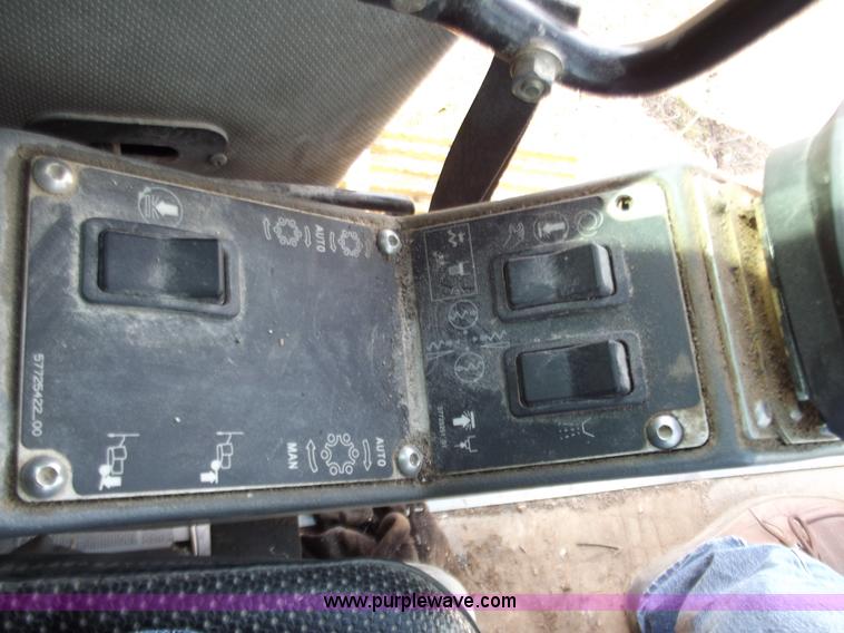 image for item D3501 2004 Atlas Copco ECM585 drilling machine