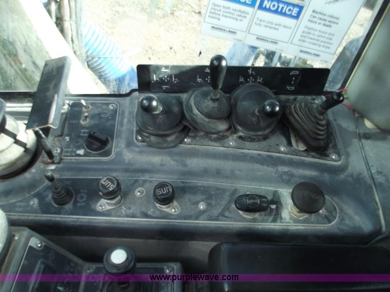 image for item D3501 2004 Atlas Copco ECM585 drilling machine