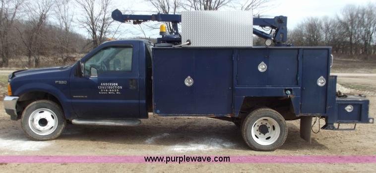 image for item D3505 2001 Ford F550 XLT Super Duty service truck