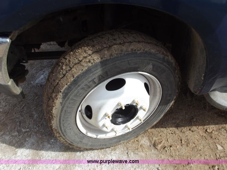 image for item D3505 2001 Ford F550 XLT Super Duty service truck