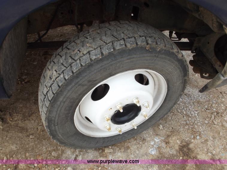 image for item D3505 2001 Ford F550 XLT Super Duty service truck