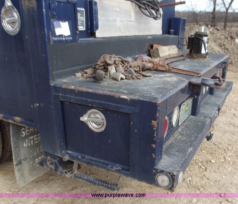 image for item D3505 2001 Ford F550 XLT Super Duty service truck