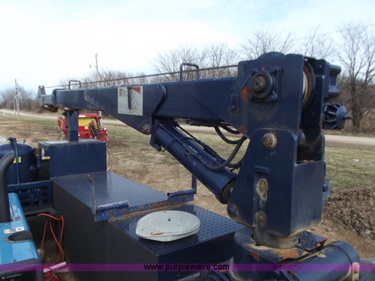 image for item D3505 2001 Ford F550 XLT Super Duty service truck