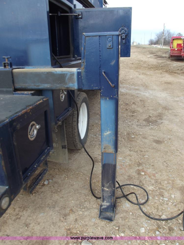 image for item D3505 2001 Ford F550 XLT Super Duty service truck