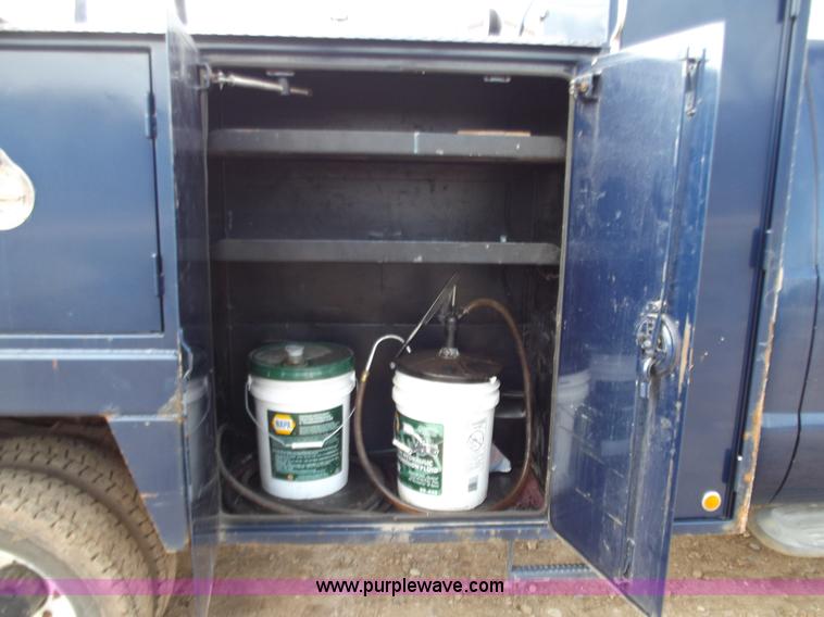 image for item D3505 2001 Ford F550 XLT Super Duty service truck