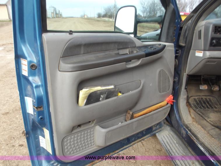 image for item D3505 2001 Ford F550 XLT Super Duty service truck