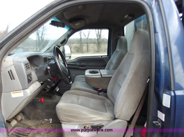 image for item D3505 2001 Ford F550 XLT Super Duty service truck