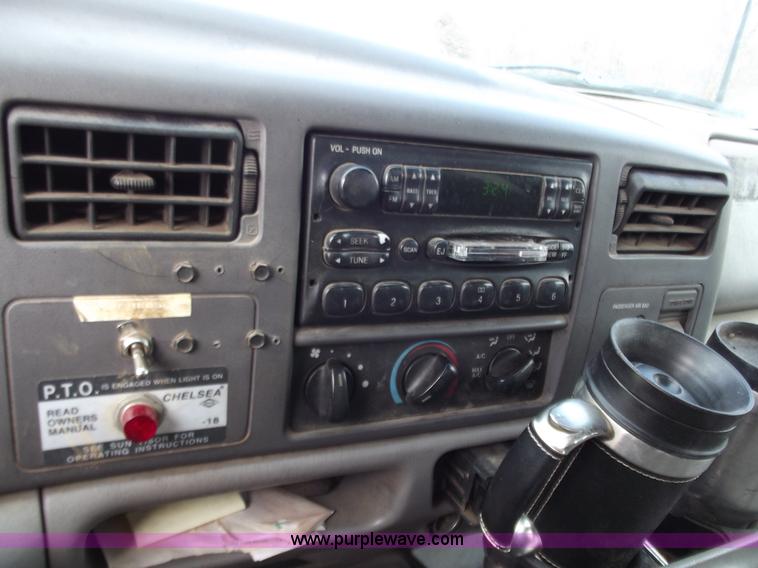 image for item D3505 2001 Ford F550 XLT Super Duty service truck