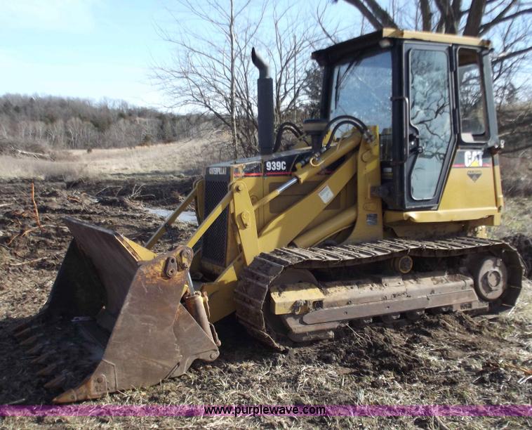 image for item D3507 2002 Caterpillar 939C track loader