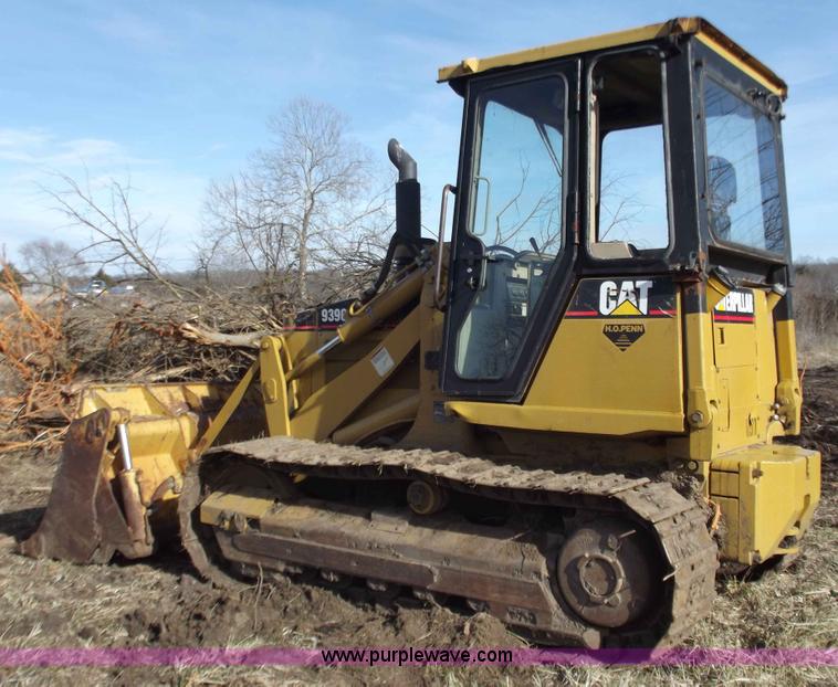 image for item D3507 2002 Caterpillar 939C track loader