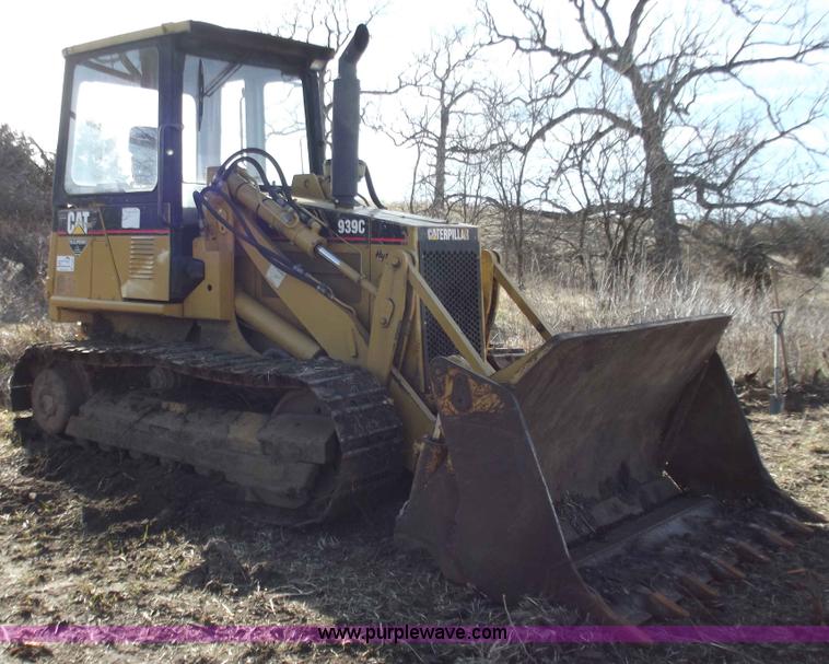 image for item D3507 2002 Caterpillar 939C track loader