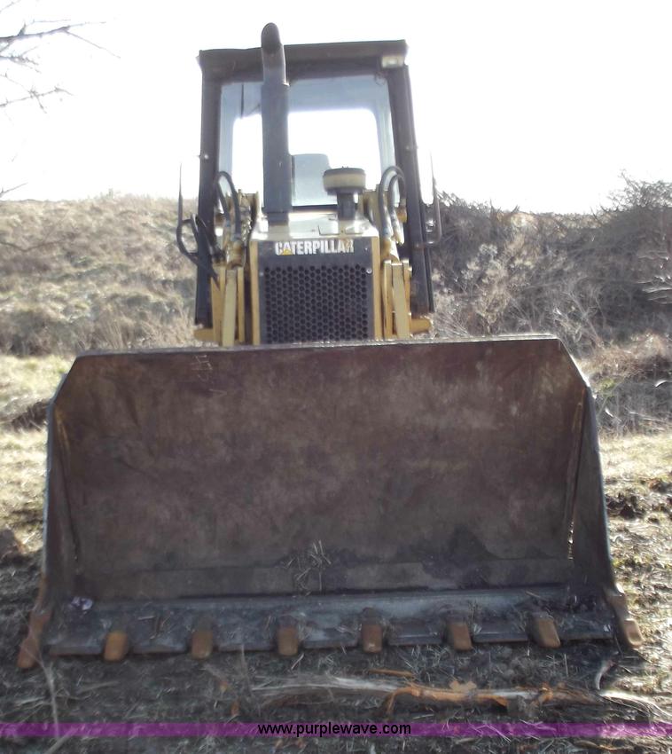 image for item D3507 2002 Caterpillar 939C track loader