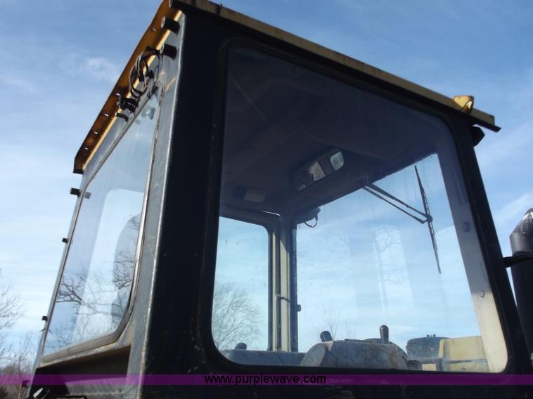 image for item D3507 2002 Caterpillar 939C track loader