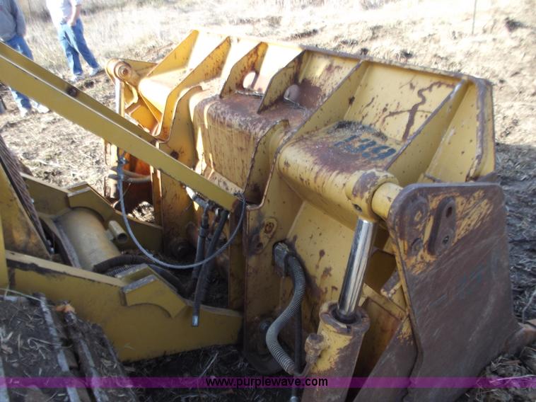 image for item D3507 2002 Caterpillar 939C track loader