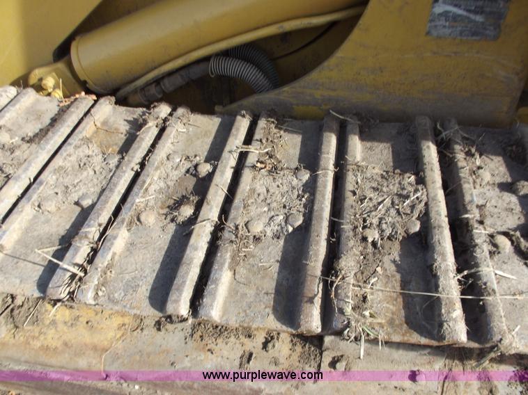 image for item D3507 2002 Caterpillar 939C track loader