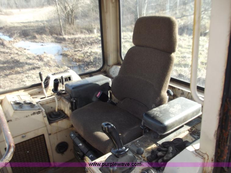 image for item D3507 2002 Caterpillar 939C track loader