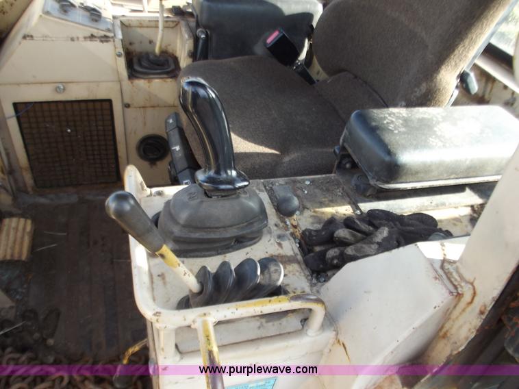 image for item D3507 2002 Caterpillar 939C track loader