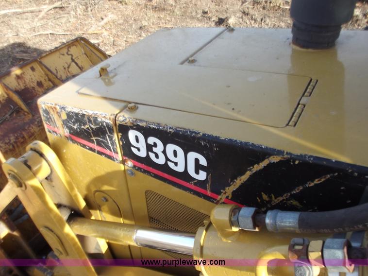 image for item D3507 2002 Caterpillar 939C track loader