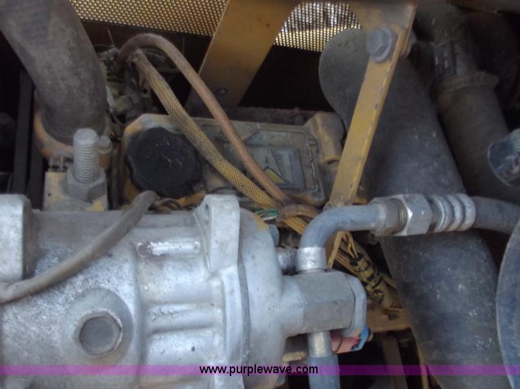 image for item D3507 2002 Caterpillar 939C track loader