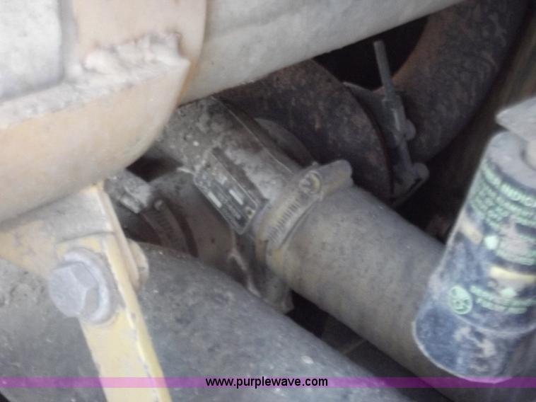 image for item D3507 2002 Caterpillar 939C track loader