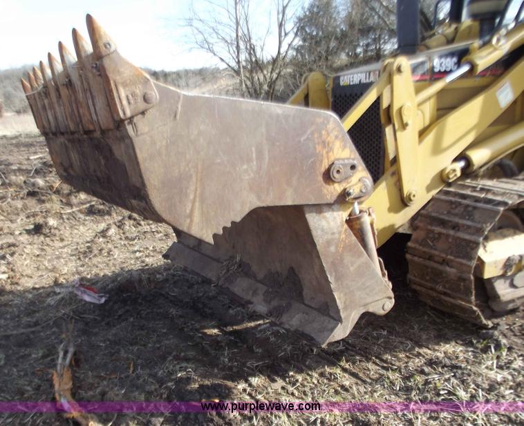 image for item D3507 2002 Caterpillar 939C track loader