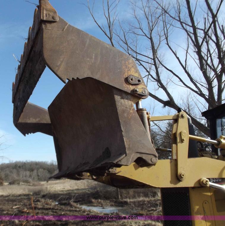 image for item D3507 2002 Caterpillar 939C track loader