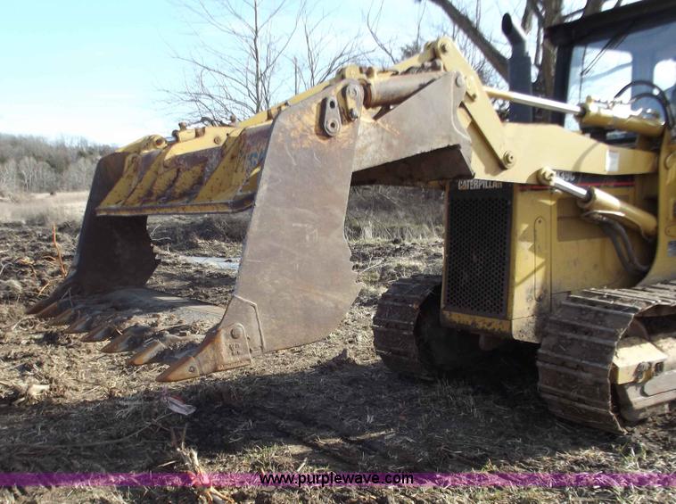image for item D3507 2002 Caterpillar 939C track loader