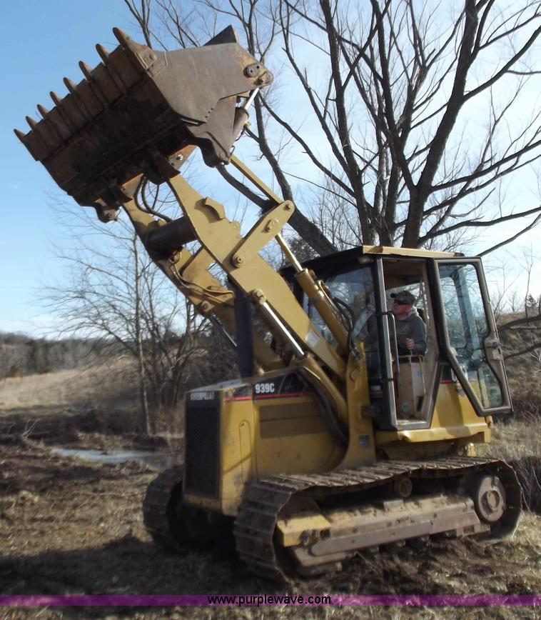 image for item D3507 2002 Caterpillar 939C track loader
