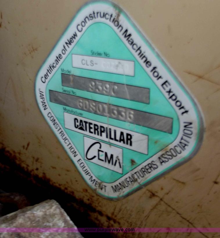 image for item D3507 2002 Caterpillar 939C track loader