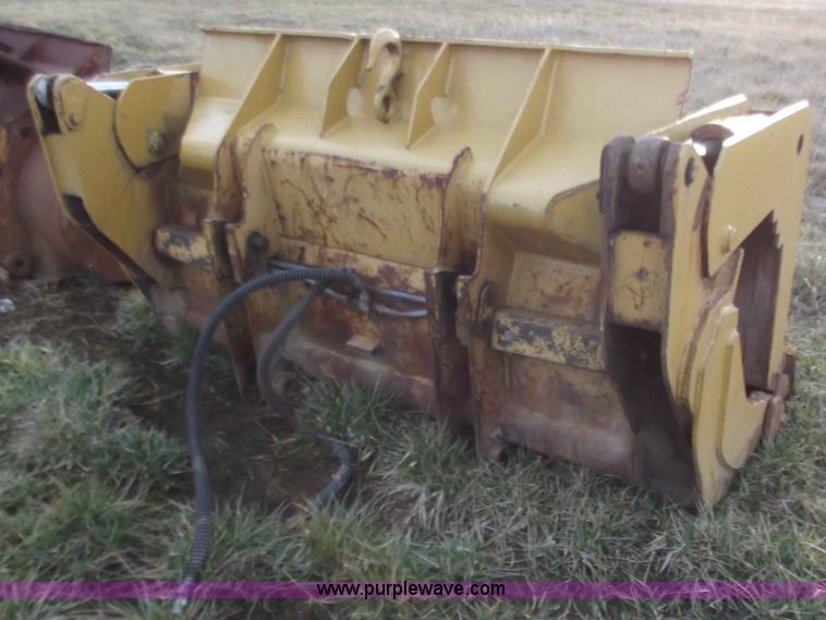 image for item D3510 Caterpillar 82"W grapple bucket