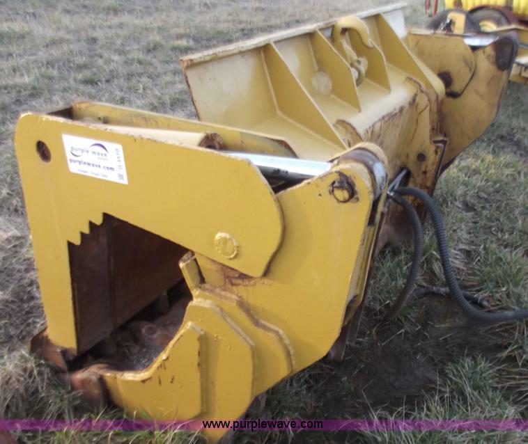 image for item D3510 Caterpillar 82"W grapple bucket