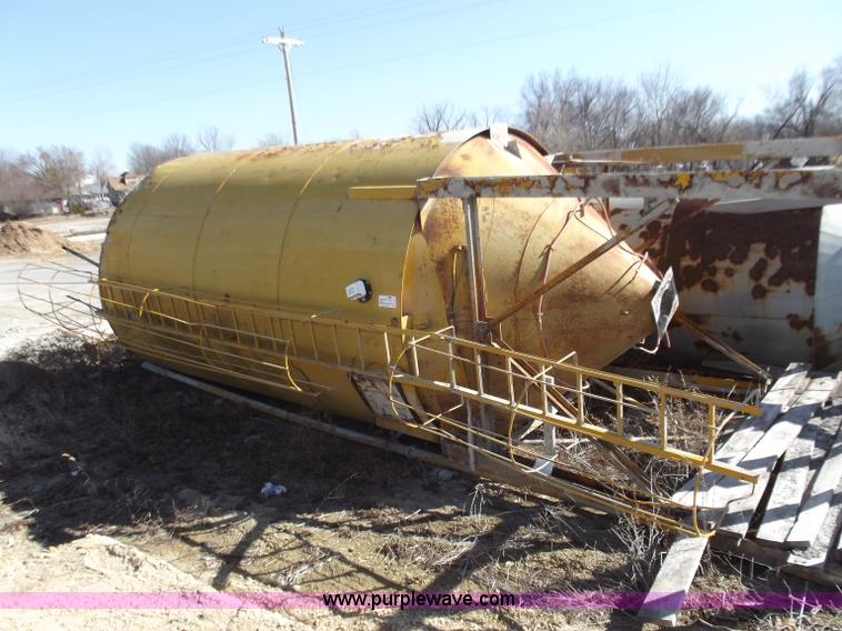 image for item D3541 75 ton cement powder silo