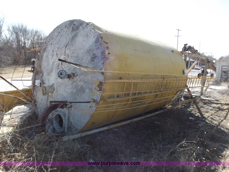 image for item D3541 75 ton cement powder silo