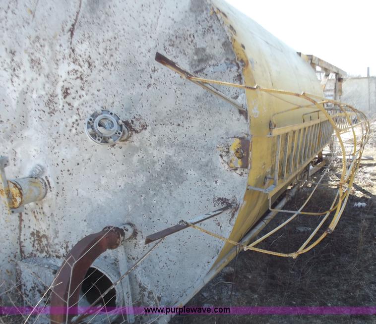 image for item D3541 75 ton cement powder silo